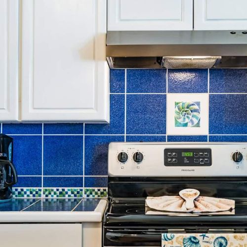 Vacations are made easy with a fully equipped kitchen