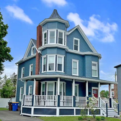 Welcome to Hightop House!