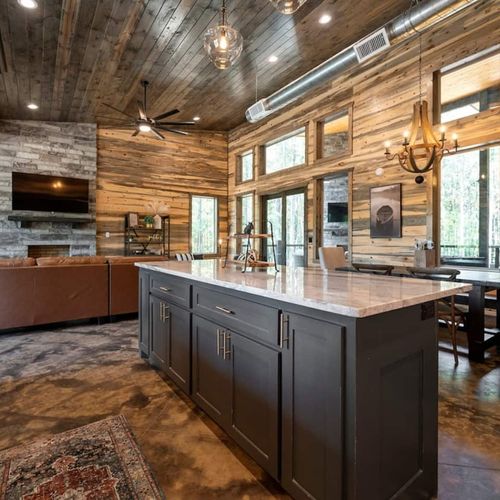 Fully equipped kitchen.