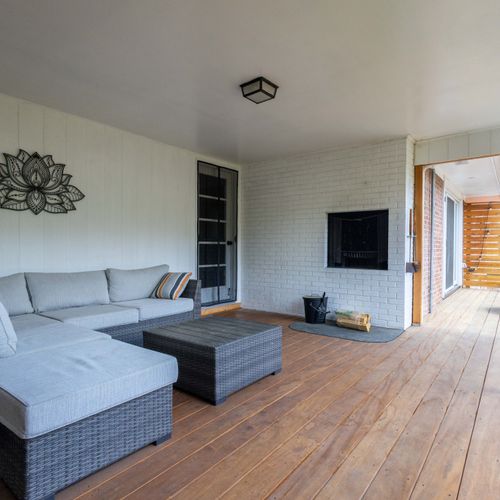 Lounge outdoors with style—perfect for sunset chats and late-night laughs.