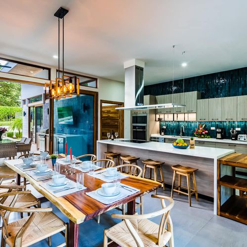 Fully Equiped High End Kitchen