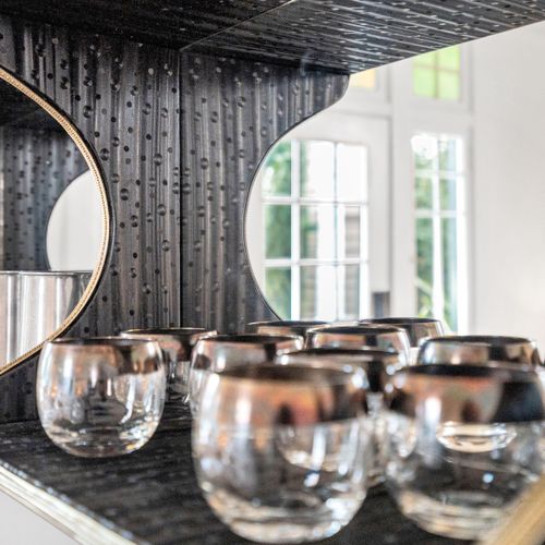 Intimate barware display — every detail set for a proper cocktail hour.