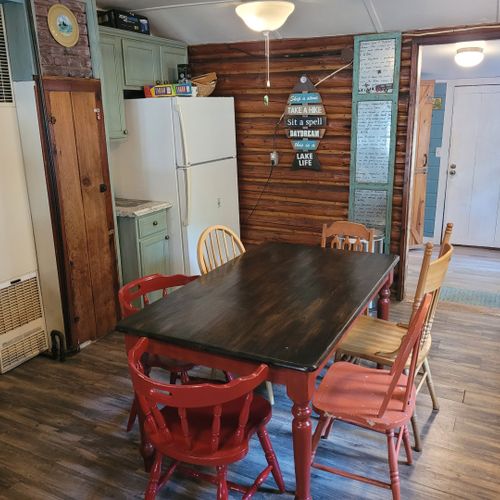 Dining area:  there is a cute dining table with seating for 6 adults in the middle of the kitchen.
