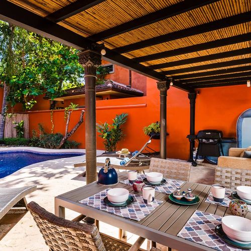 Enjoy your meals next to the pool