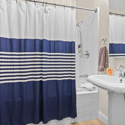 BATHROOM #4 (SECOND FLOOR):  Second full bathroom on the second floor, which features a jetted tub!