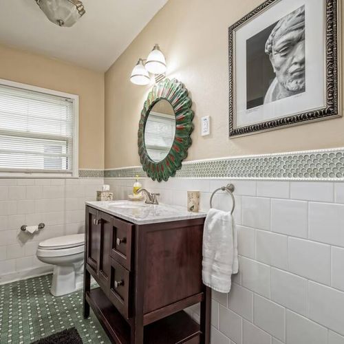 Second Bathroom has shower / tub combo