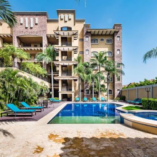 Your big beautiful pool.