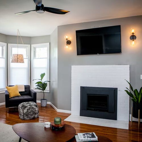 Living space with gas fireplace