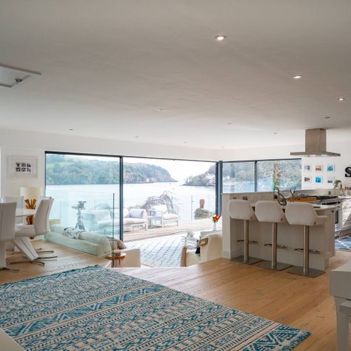 Dining and lounge area
