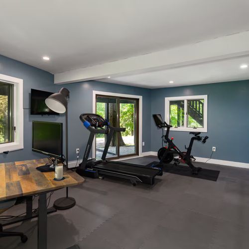 Need to work out or work from home? Our gym and office space has you covered!