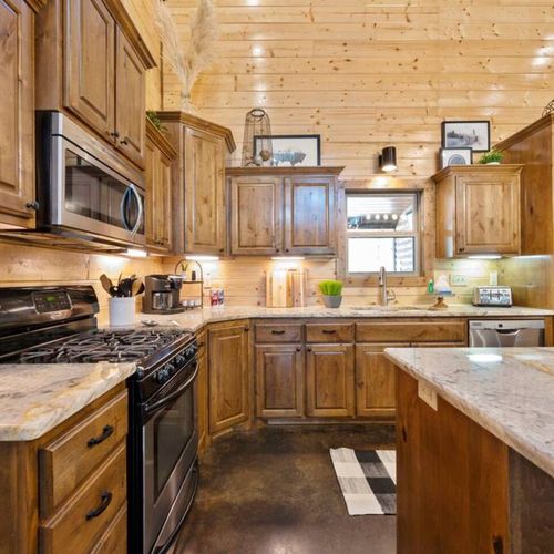 The fully equipped kitchen!