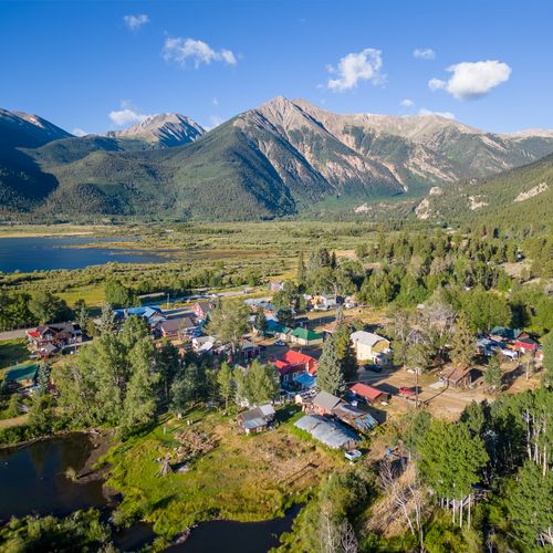 Twin lakes offers an amazing backdrop for the ever-changing light, with uniquely stunning sunrises and sunsets.