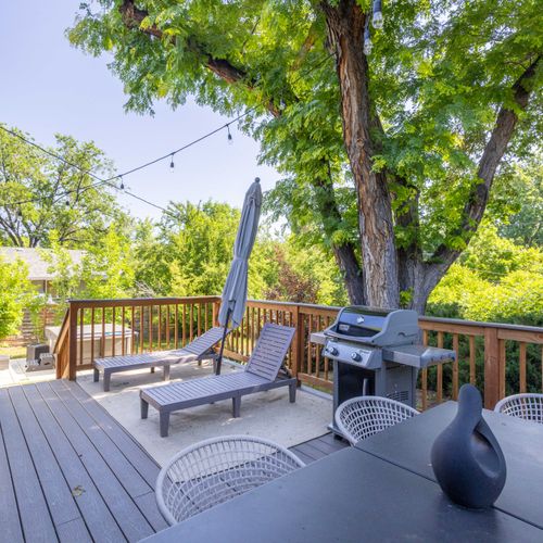 Summer vibes on full blast—sit and soak up the sunshine.
