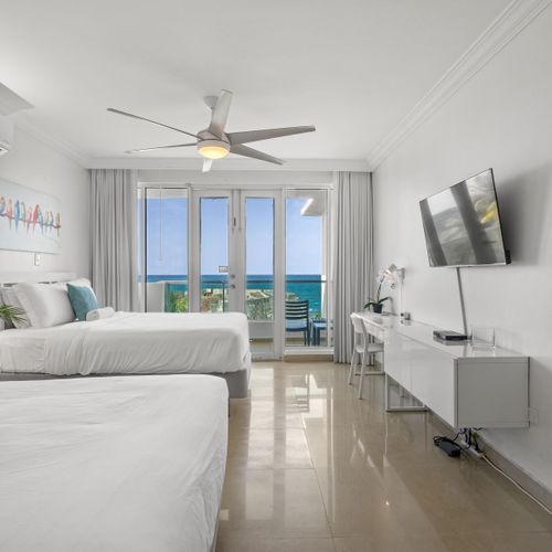 Roomy coziness and fantastic ocean vistas are the hallmarks of this delightful studio.