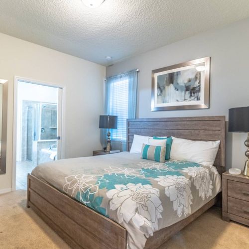 Guest Room Enjoy Your Favorite Movies and TV Shows with the Included Roku Smart TV