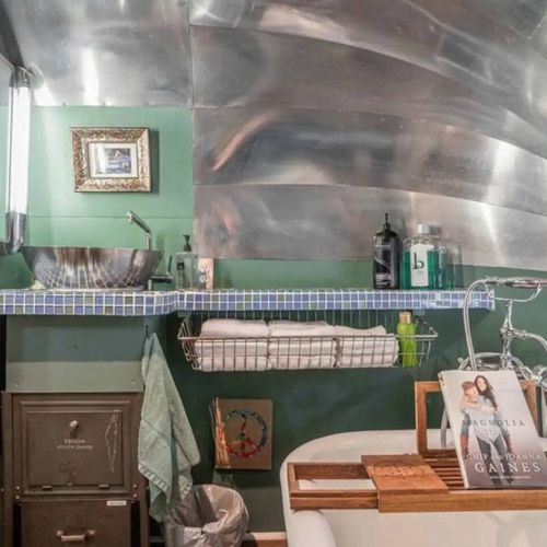 Airstream tub