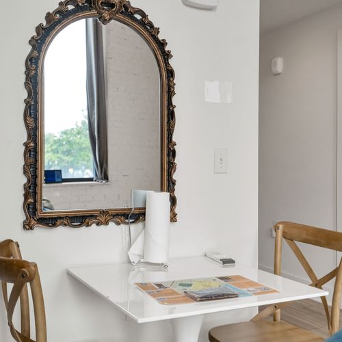 Dining area (unit 1)