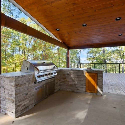 The outdoor cooking area!