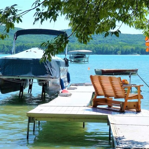 Overall:  the private dock on little glen lake.