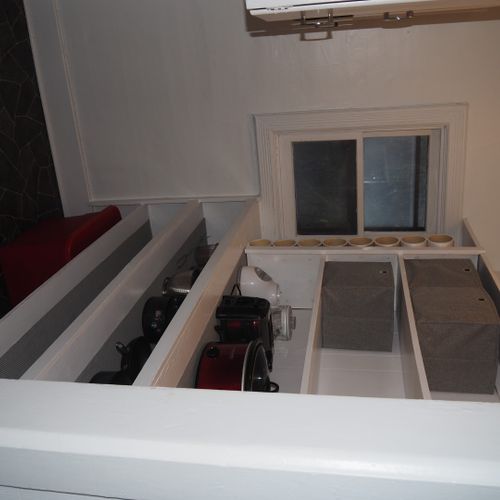 Pantry:  there is a large pantry next to the kitchen. It has plenty of storage space and also additional cooking and dining utensils.
