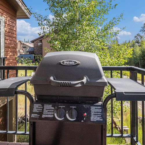 Outdoor deck: the perfect spot for grilling