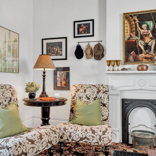Art-filled lounge w/ timeless details around every corner.