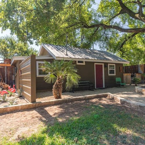 Follow the path to your charming waterfront cabin with gorgeous views over the Brazos River