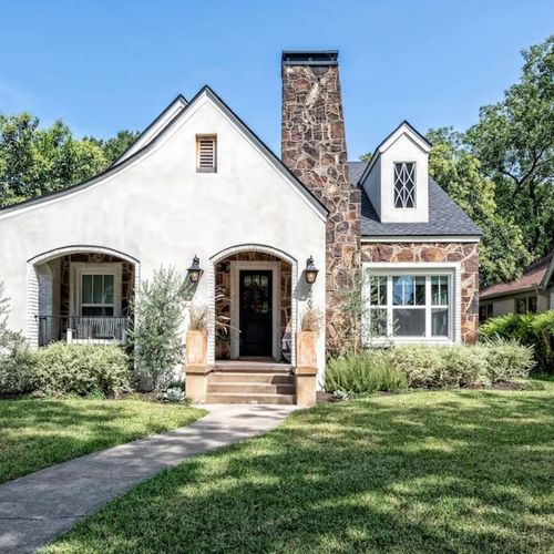 HGTV's Fixer Upper - The Giraffe House In Waco