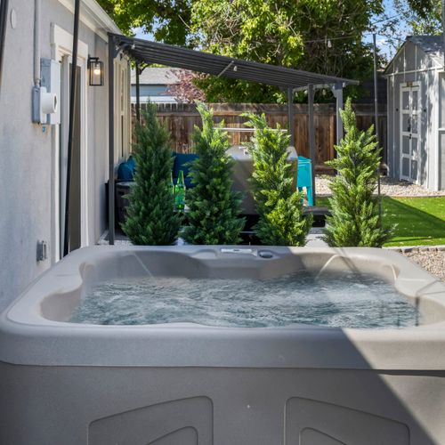 Relax year-round in the bubbling hot tub, ideal for fresh nights.