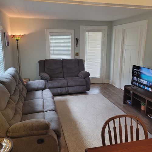 OVERVIEW:  The very cute and cozy living room!