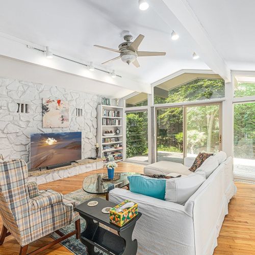 OVERVIEW:  The very comfy and relaxing family room.