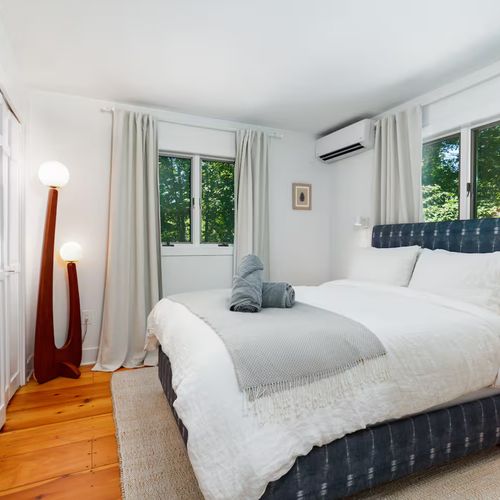 Queen sized bedroom on the main floor