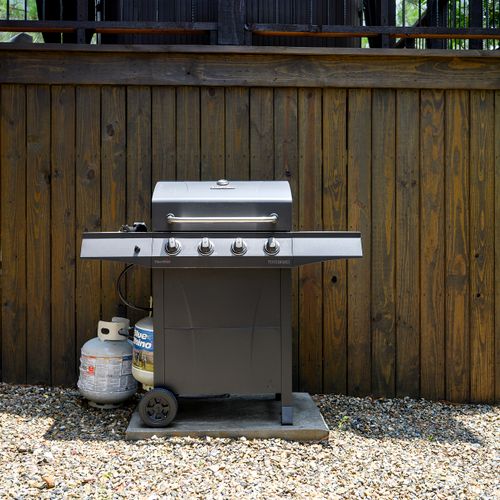 The gas grill for guest use!