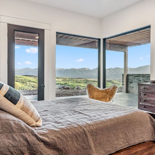 Minimal design, maximum comfort—where nature meets luxury.
