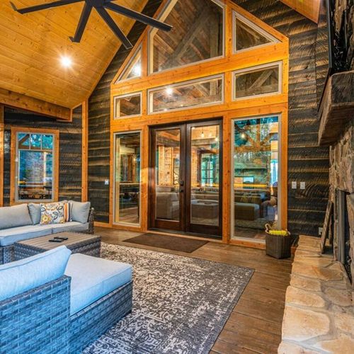 Large outdoor covered living area.