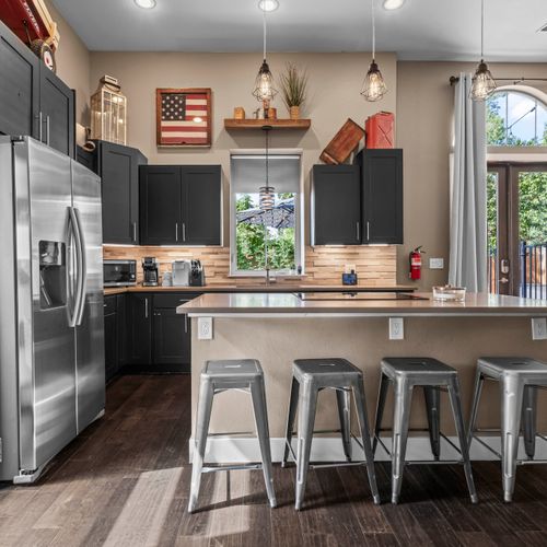 Counter seating designed for everyday ease.