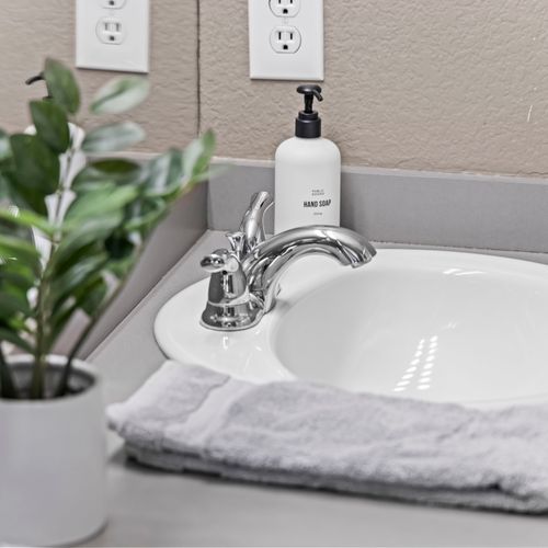 Bathroom details focused on comfort and cleanliness