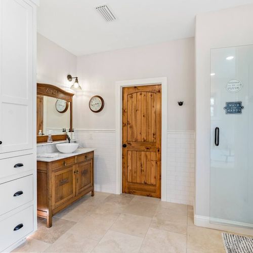 Master Bathroom Suite