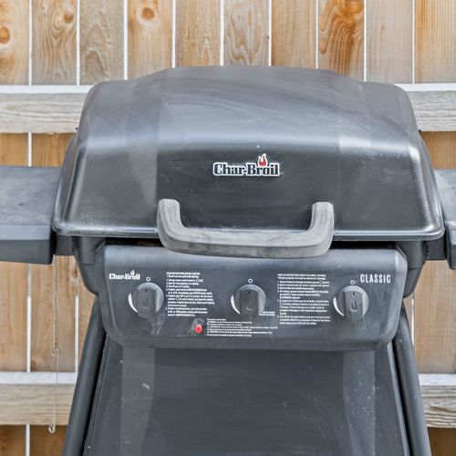A grill is provided for guest use.