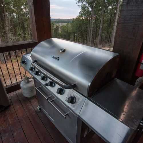 A gas grill with propane provided!
