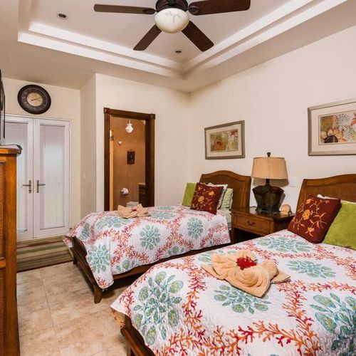 This room has cable tv.
