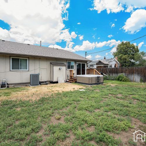 Bring your furry friend along, as this home is dog-friendly (2 dogs max, cleaning fees apply).