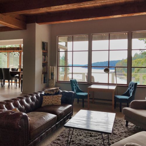 Open floorplan with the kitchen, dining, and outdoor living area easily within view for conversations and meal prep