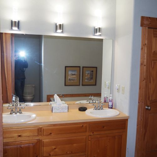 Bathroom #3 (second floor):  full bathroom with a jetted bathtub.