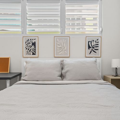 Unwind in this bright, organized, and relaxing space.