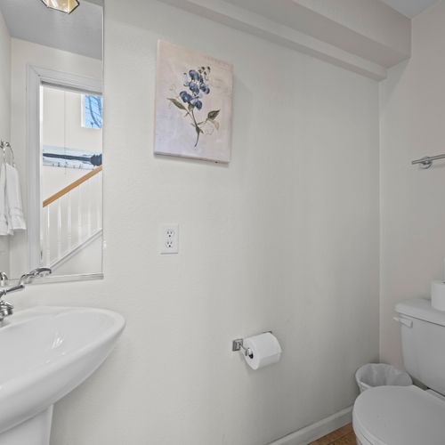 Convenient additional bathroom for guests and quick use