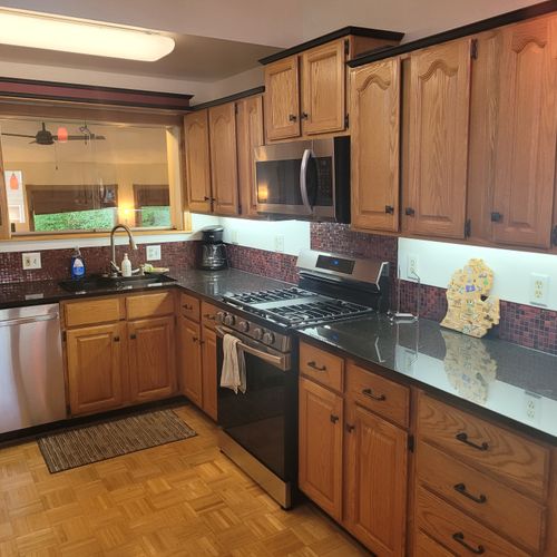 Kitchen:  the home has a modern kitchen with all major appliances including a dishwasher and a good supply of cooking and dining utensils.