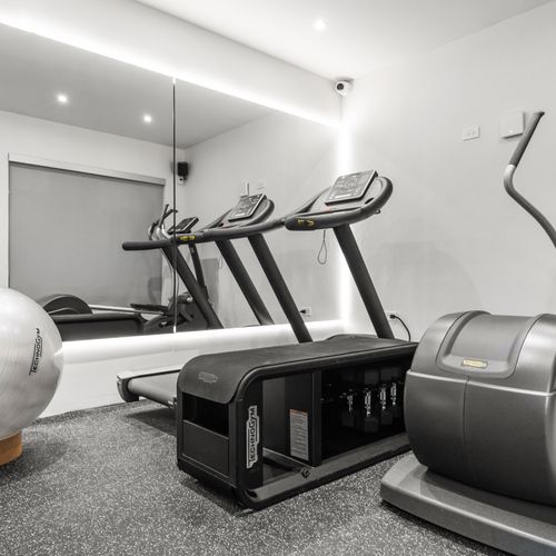 Keep fit and energized with our compact, high-efficiency gym—perfect for fast, effective workouts.