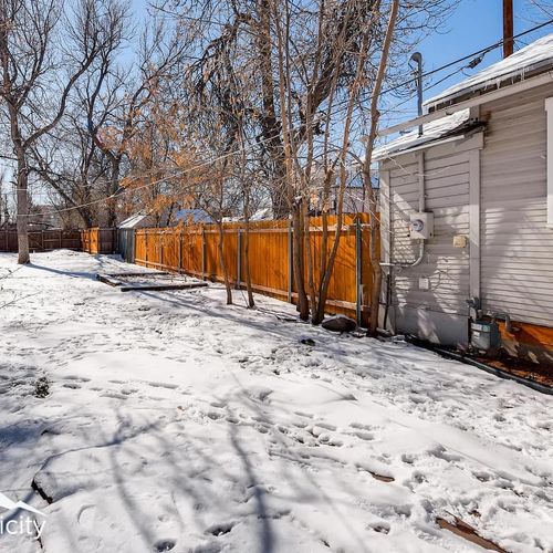 Whether you want to throw a ball around, have lunch under the clear sky, or simply soak up some sunshine, the shared backyard provides the perfect outdoor space for it all.