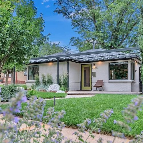 The carriage house is a private and separate unit located in the backyard of the main house, with its own entrance and outdoor area. Guests can easily park on the street in front of the property.